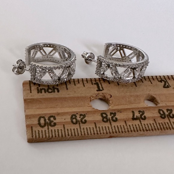 Jewelry - 925 Silver cz hoops earrings